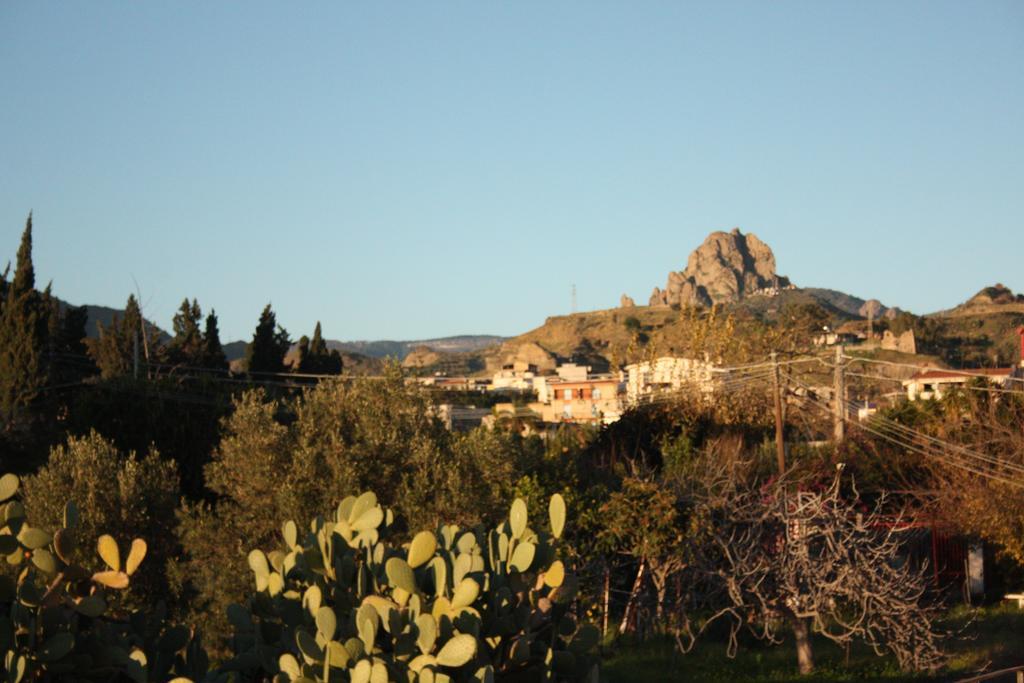 B&B Il Giardino Delle Meraviglie メーリト・ディ・ポルト・サルヴォ エクステリア 写真
