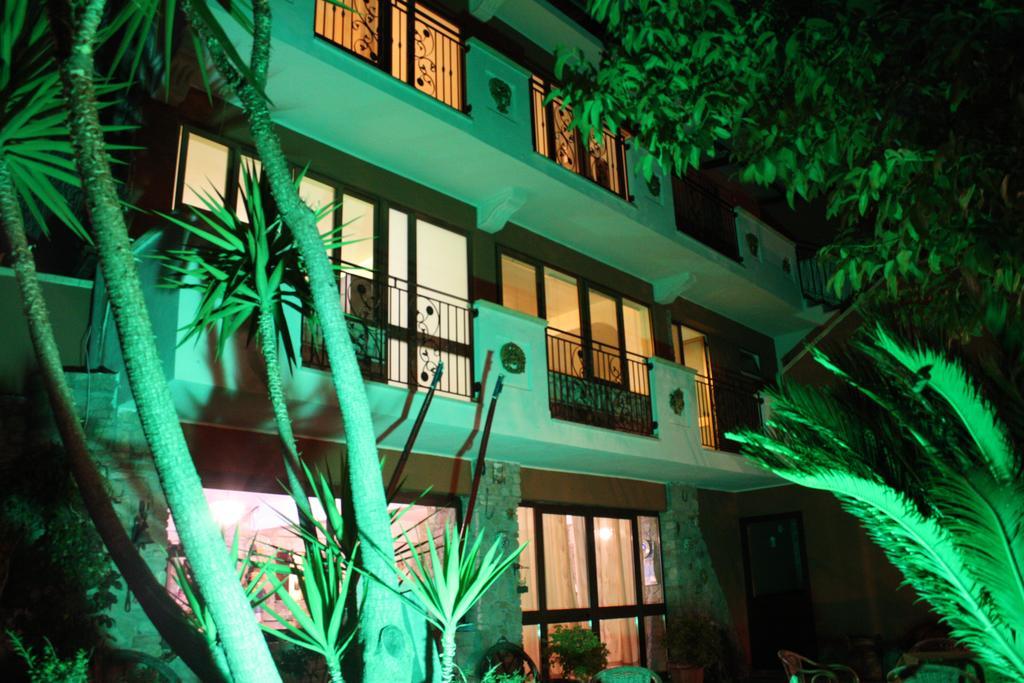 B&B Il Giardino Delle Meraviglie メーリト・ディ・ポルト・サルヴォ エクステリア 写真